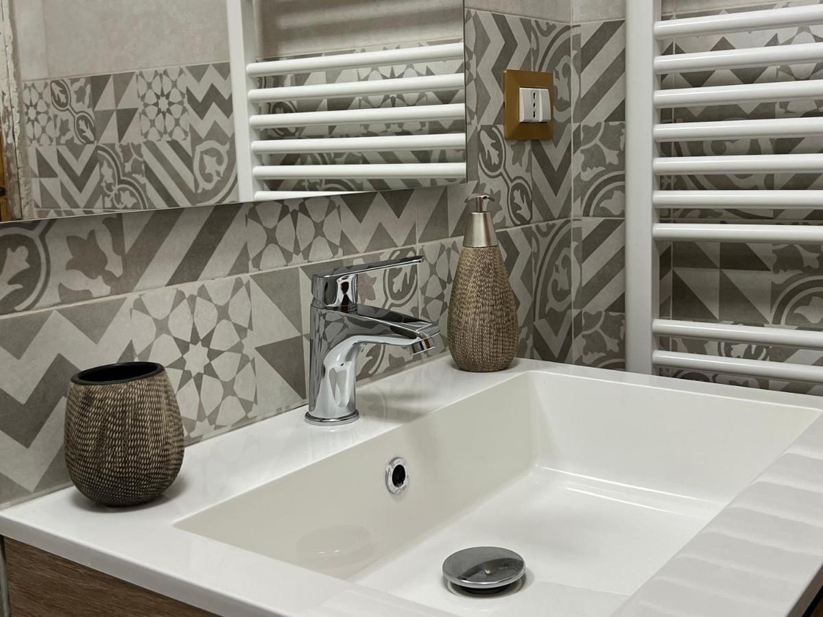 Casa Di Mirto Bed & Breakfast เคียรามอนเตกุลฟิ ภายนอก รูปภาพ