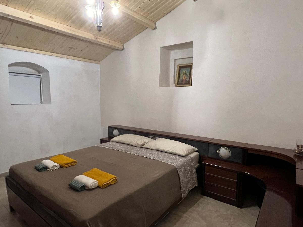 Casa Di Mirto Bed & Breakfast เคียรามอนเตกุลฟิ ภายนอก รูปภาพ