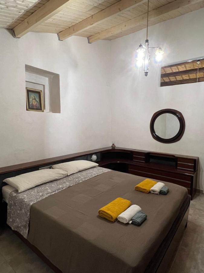 Casa Di Mirto Bed & Breakfast เคียรามอนเตกุลฟิ ภายนอก รูปภาพ